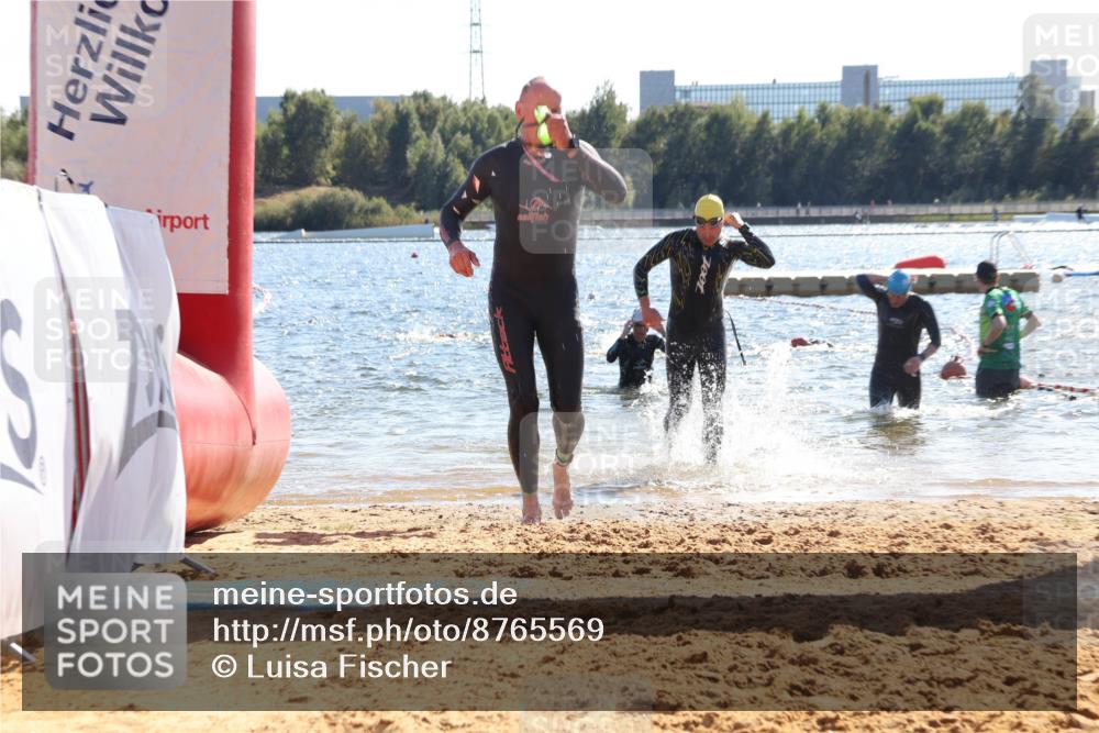 07.09.2025 - 19. Norderstedt Triathlon Luisa Fischer http://msf.ph/oto/8765569 07.09.2025 15:07:17 Schwimmen 910, 933, 1417, 1419, 1432 meine-sportfotos.de