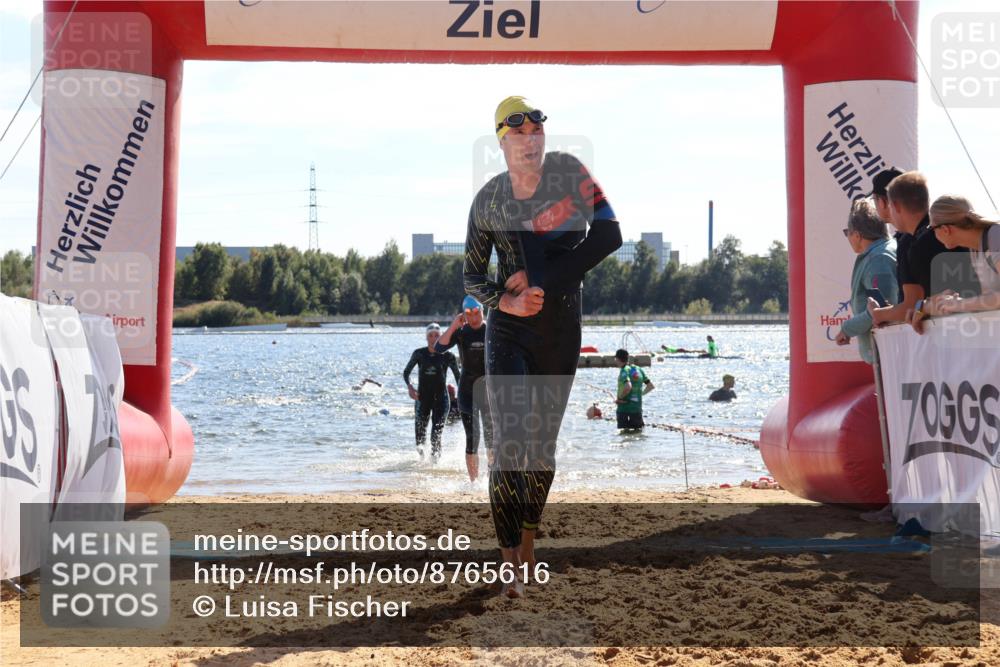 07.09.2025 - 19. Norderstedt Triathlon Luisa Fischer http://msf.ph/oto/8765616 07.09.2025 15:07:22 Schwimmen 910, 915, 933, 954, 1417 meine-sportfotos.de