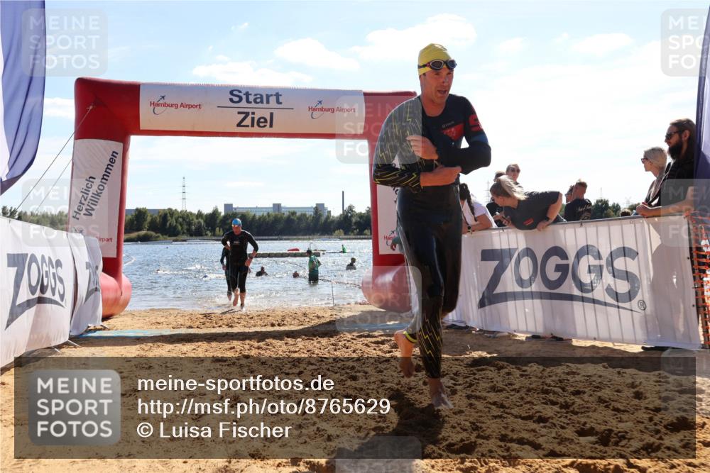 07.09.2025 - 19. Norderstedt Triathlon Luisa Fischer http://msf.ph/oto/8765629 07.09.2025 15:07:24 Schwimmen 910, 915, 954, 1417 meine-sportfotos.de