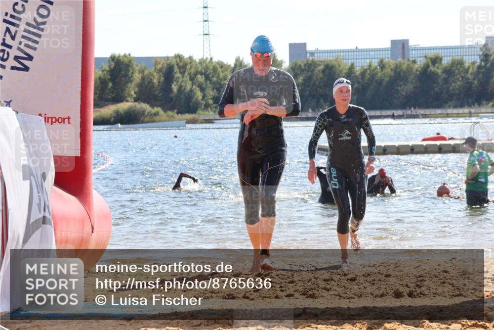 07.09.2025 - 19. Norderstedt Triathlon Luisa Fischer http://msf.ph/oto/8765636 07.09.2025 15:07:25 Schwimmen 910, 915, 954, 1417 meine-sportfotos.de