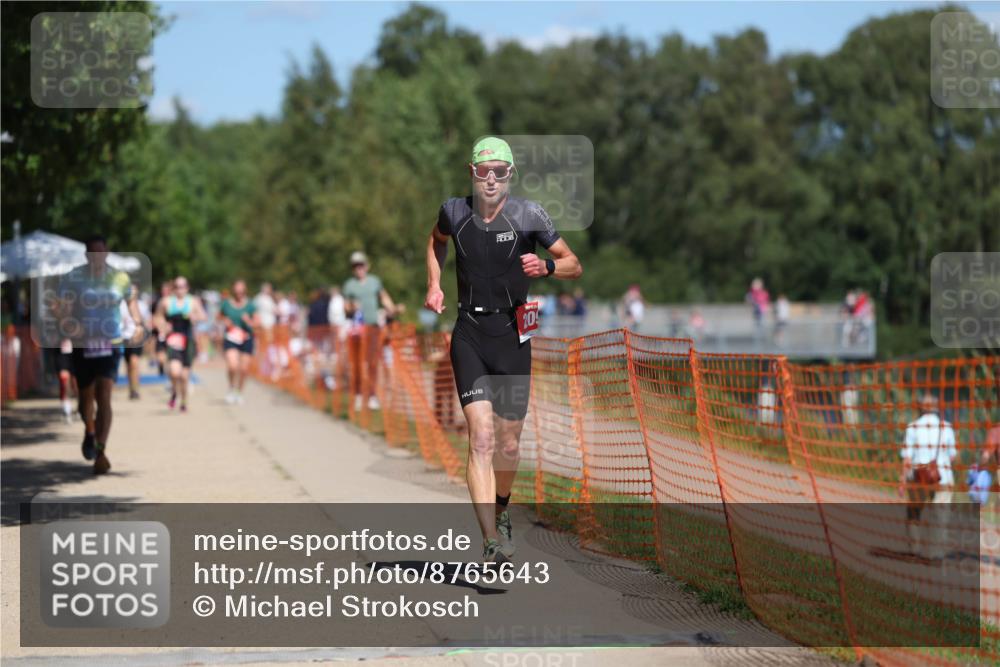 07.09.2025 - 19. Norderstedt Triathlon Michael Strokosch http://msf.ph/oto/8765643 07.09.2025 13:21:03 Laufen 209, 311, 759 meine-sportfotos.de