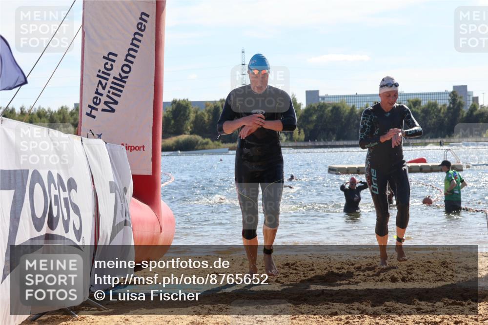 07.09.2025 - 19. Norderstedt Triathlon Luisa Fischer http://msf.ph/oto/8765652 07.09.2025 15:07:26 Schwimmen 910, 915, 954, 1417 meine-sportfotos.de