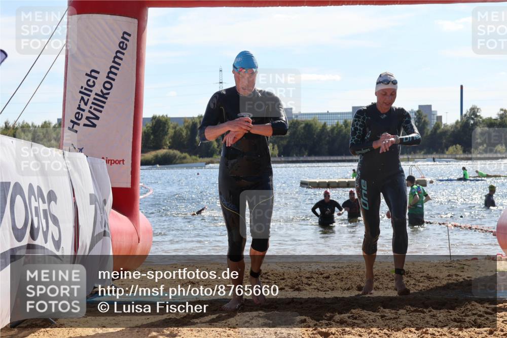 07.09.2025 - 19. Norderstedt Triathlon Luisa Fischer http://msf.ph/oto/8765660 07.09.2025 15:07:27 Schwimmen 910, 915, 954, 1417 meine-sportfotos.de