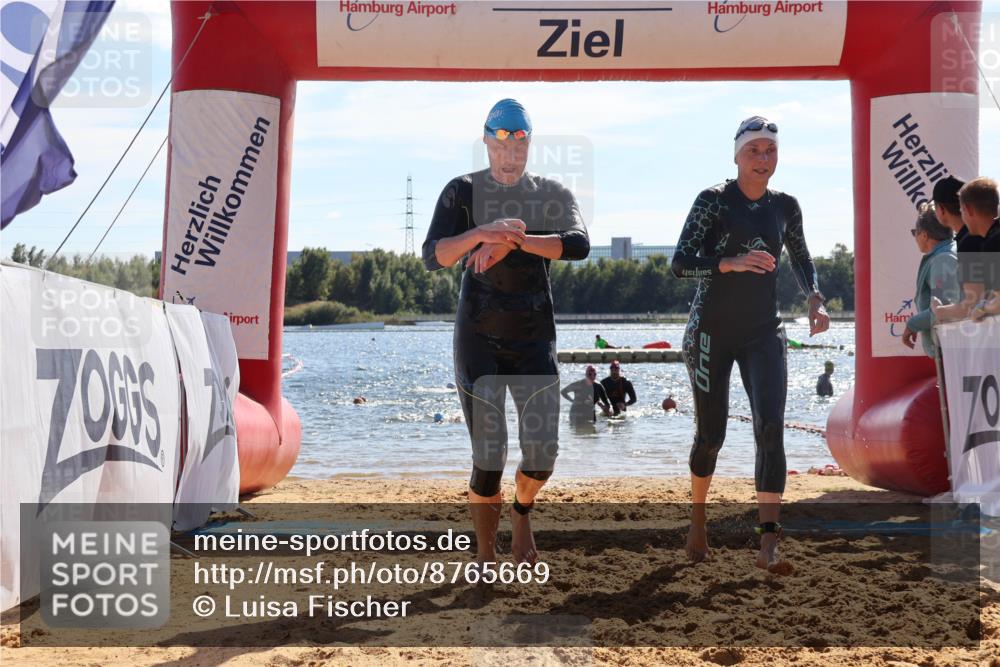 07.09.2025 - 19. Norderstedt Triathlon Luisa Fischer http://msf.ph/oto/8765669 07.09.2025 15:07:28 Schwimmen 910, 915, 954, 1417 meine-sportfotos.de