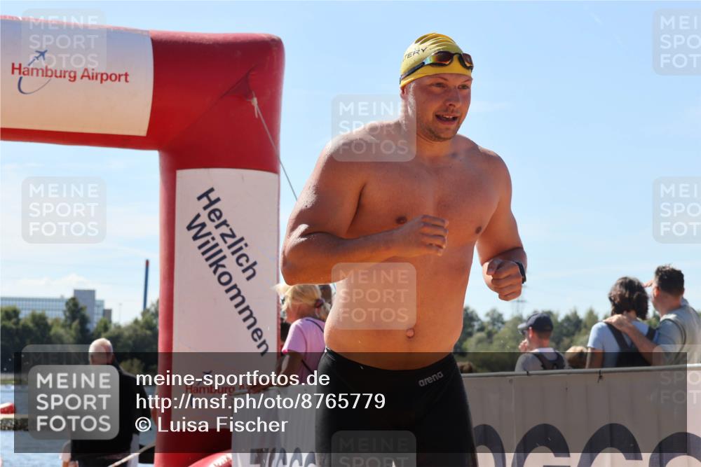 07.09.2025 - 19. Norderstedt Triathlon Luisa Fischer http://msf.ph/oto/8765779 07.09.2025 12:36:53 Schwimmen 270, 321, 323, 329, 330 meine-sportfotos.de