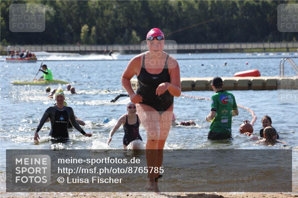 07.09.2025 - 19. Norderstedt Triathlon Luisa Fischer http://msf.ph/oto/8765785 07.09.2025 12:36:54 Schwimmen 270, 321, 323, 329, 330 meine-sportfotos.de