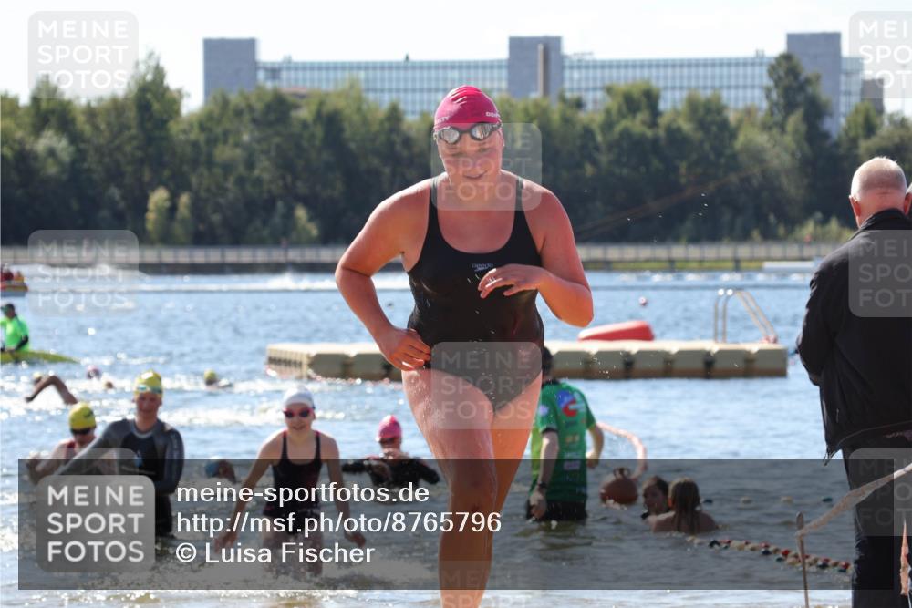 07.09.2025 - 19. Norderstedt Triathlon Luisa Fischer http://msf.ph/oto/8765796 07.09.2025 12:36:56 Schwimmen 270, 321, 323, 329, 330, 333 meine-sportfotos.de
