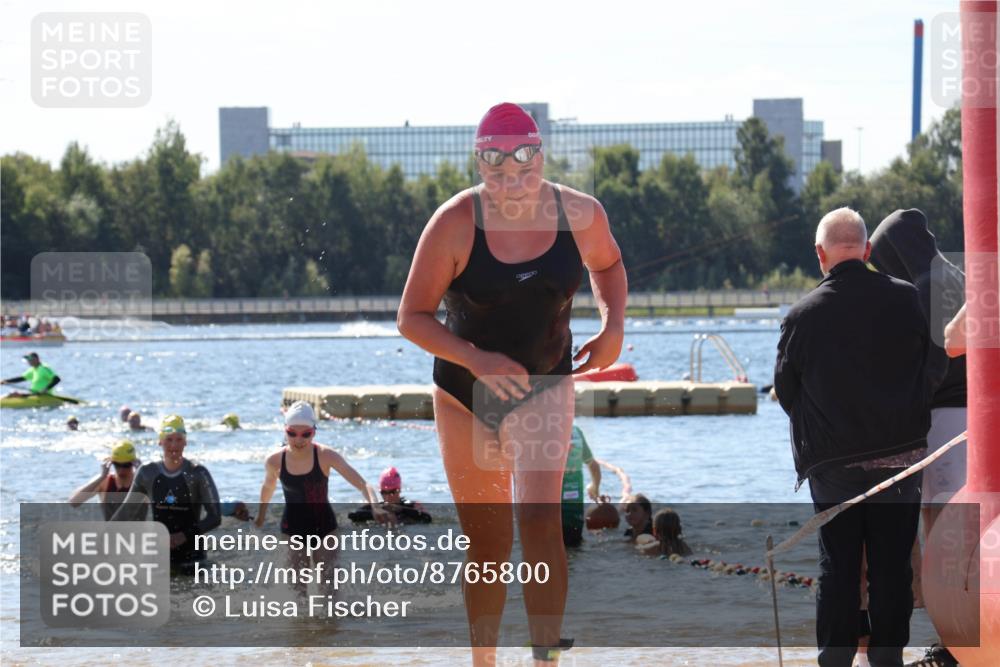 07.09.2025 - 19. Norderstedt Triathlon Luisa Fischer http://msf.ph/oto/8765800 07.09.2025 12:36:56 Schwimmen 270, 321, 323, 329, 330, 333 meine-sportfotos.de