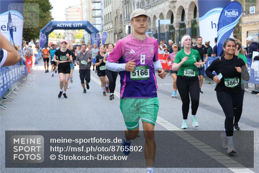 07.09.2025 - BARMER Alsterlauf Strokosch-Dieckow http://msf.ph/oto/8765802 07.09.2025 10:11:54 Ziel 2128, 2200, 2331, 2942, 2995, 3302, 3444, 3445, 3446, 3471, 3990, 4101, 4413, 4518, 4519, 4561, 4694, 4829, 4899, 5410, 5492, 5630, 5638, 6126, 6199, 6200, 6310, 6323, 8181, 8182, 8228, 8229, 8498 meine-sportfotos.de