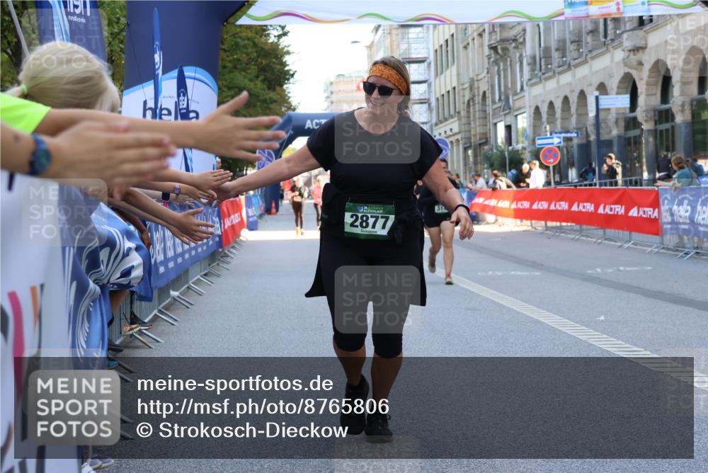 07.09.2025 - BARMER Alsterlauf Strokosch-Dieckow http://msf.ph/oto/8765806 07.09.2025 10:29:32 Ziel 3950 meine-sportfotos.de