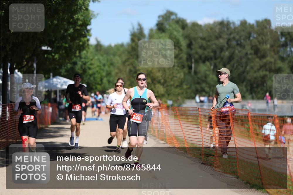 07.09.2025 - 19. Norderstedt Triathlon Michael Strokosch http://msf.ph/oto/8765844 07.09.2025 13:21:13 Laufen 240, 305, 311, 317, 352, 723, 1360 meine-sportfotos.de