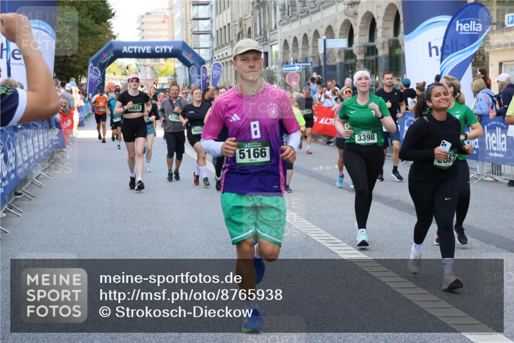 07.09.2025 - BARMER Alsterlauf Strokosch-Dieckow http://msf.ph/oto/8765938 07.09.2025 10:11:54 Ziel 2128, 2200, 2331, 2942, 2995, 3302, 3444, 3445, 3446, 3471, 3990, 4101, 4413, 4518, 4519, 4561, 4694, 4829, 4899, 5410, 5492, 5630, 5638, 6126, 6199, 6200, 6310, 6323, 8181, 8182, 8228, 8229, 8498 meine-sportfotos.de
