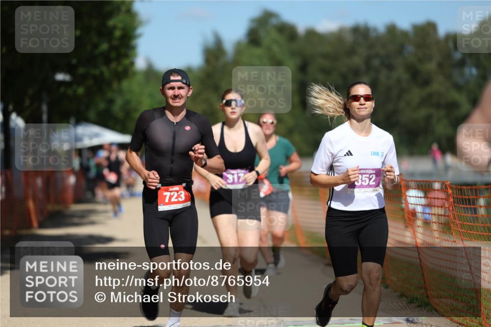 07.09.2025 - 19. Norderstedt Triathlon Michael Strokosch http://msf.ph/oto/8765954 07.09.2025 13:21:17 Laufen 240, 305, 317, 352, 723, 1360 meine-sportfotos.de