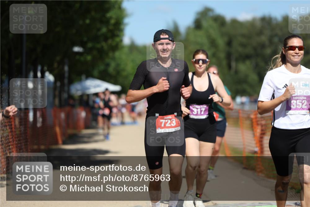 07.09.2025 - 19. Norderstedt Triathlon Michael Strokosch http://msf.ph/oto/8765963 07.09.2025 13:21:18 Laufen 240, 305, 317, 352, 723, 1360 meine-sportfotos.de