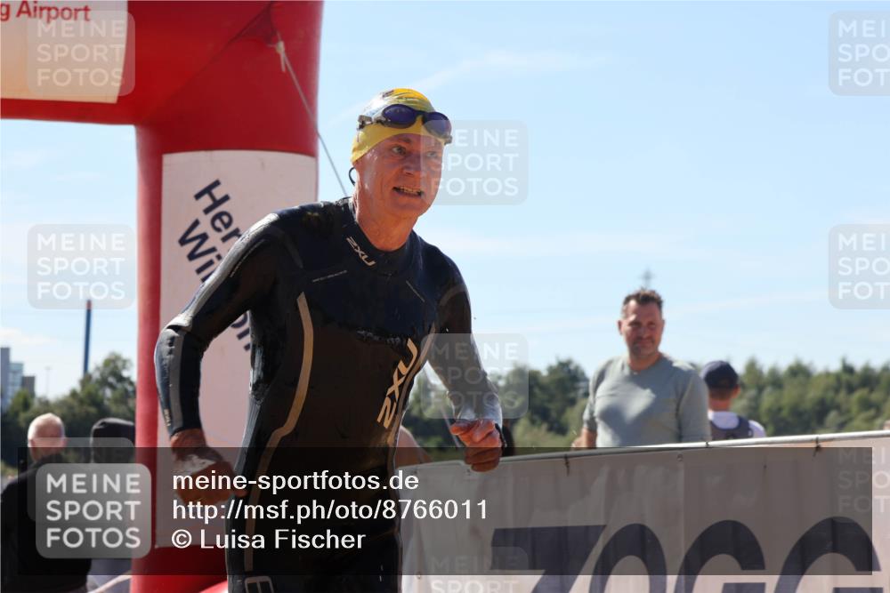 07.09.2025 - 19. Norderstedt Triathlon Luisa Fischer http://msf.ph/oto/8766011 07.09.2025 12:37:31 Schwimmen 338, 347 meine-sportfotos.de