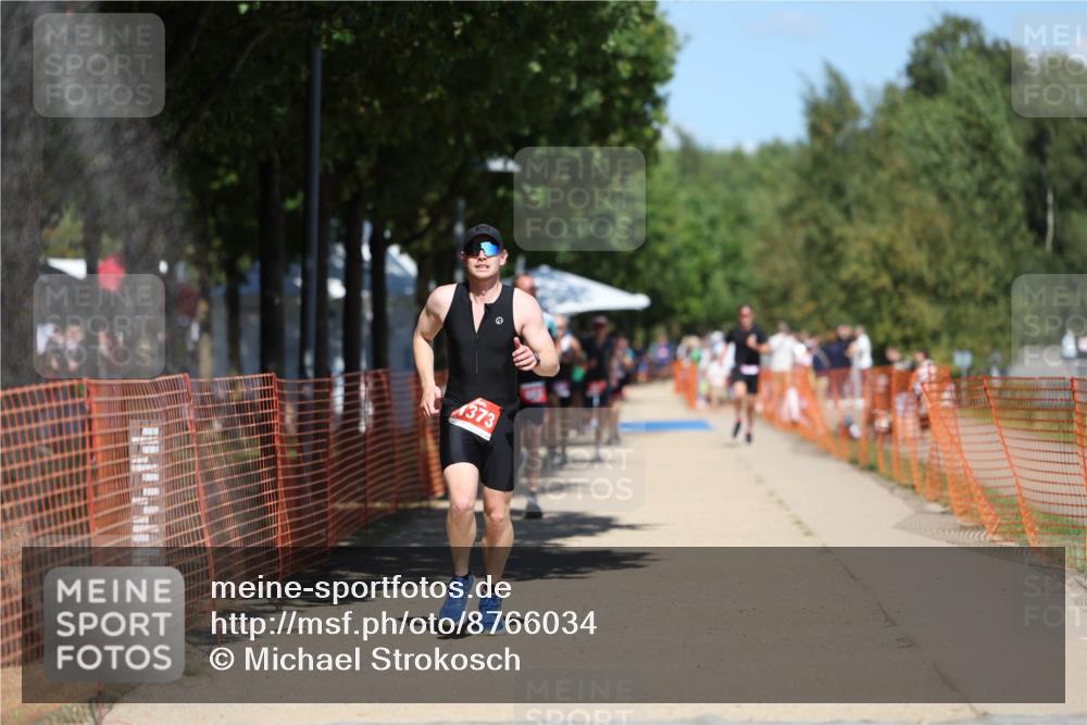 07.09.2025 - 19. Norderstedt Triathlon Michael Strokosch http://msf.ph/oto/8766034 07.09.2025 13:21:24 Laufen 220, 305, 1373 meine-sportfotos.de