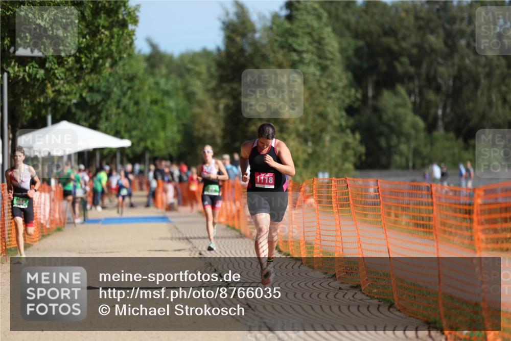 07.09.2025 - 19. Norderstedt Triathlon Michael Strokosch http://msf.ph/oto/8766035 07.09.2025 10:49:47 Laufen 664, 1118 meine-sportfotos.de