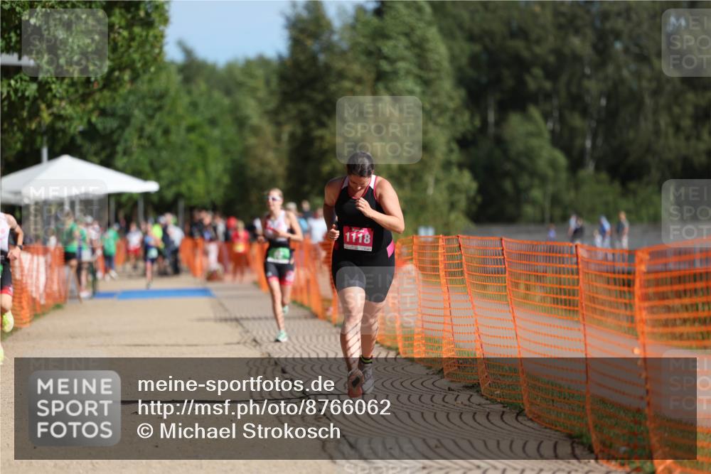 07.09.2025 - 19. Norderstedt Triathlon Michael Strokosch http://msf.ph/oto/8766062 07.09.2025 10:49:48 Laufen 664, 1118 meine-sportfotos.de