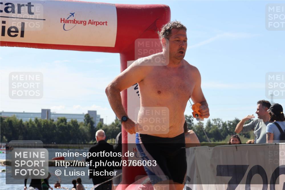 07.09.2025 - 19. Norderstedt Triathlon Luisa Fischer http://msf.ph/oto/8766063 07.09.2025 12:37:39 Schwimmen 338, 347, 358, 360 meine-sportfotos.de