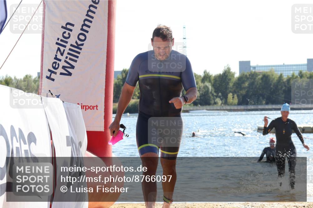 07.09.2025 - 19. Norderstedt Triathlon Luisa Fischer http://msf.ph/oto/8766097 07.09.2025 15:09:29 Schwimmen 384, 406, 429, 893, 1442, 1476, 1524 meine-sportfotos.de