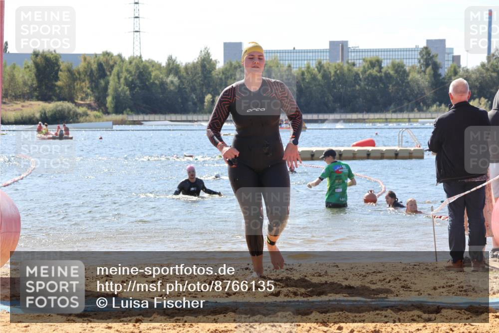 07.09.2025 - 19. Norderstedt Triathlon Luisa Fischer http://msf.ph/oto/8766135 07.09.2025 12:37:49 Schwimmen 341, 358, 360 meine-sportfotos.de