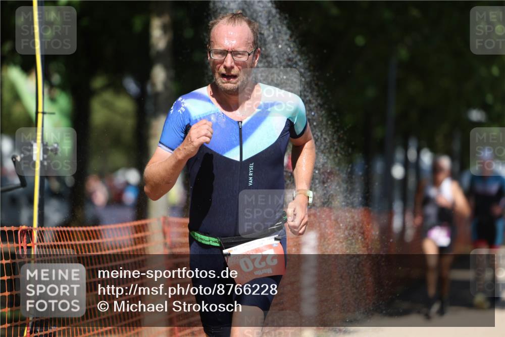 07.09.2025 - 19. Norderstedt Triathlon Michael Strokosch http://msf.ph/oto/8766228 07.09.2025 13:21:32 Laufen 220, 249, 301, 318, 338 meine-sportfotos.de