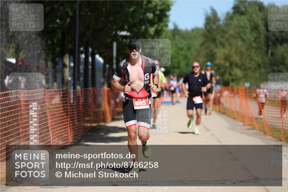 07.09.2025 - 19. Norderstedt Triathlon Michael Strokosch http://msf.ph/oto/8766258 07.09.2025 13:00:14 Laufen 695, 858, 1247, 1342 meine-sportfotos.de