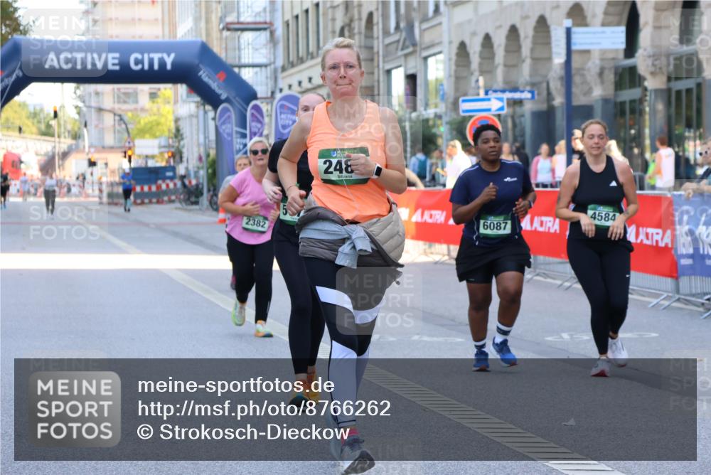 07.09.2025 - BARMER Alsterlauf Strokosch-Dieckow http://msf.ph/oto/8766262 07.09.2025 10:29:42 Ziel 3950, 4126 meine-sportfotos.de