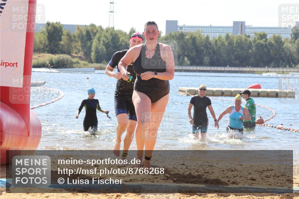 07.09.2025 - 19. Norderstedt Triathlon Luisa Fischer http://msf.ph/oto/8766268 07.09.2025 12:38:47 Schwimmen 320, 352 meine-sportfotos.de