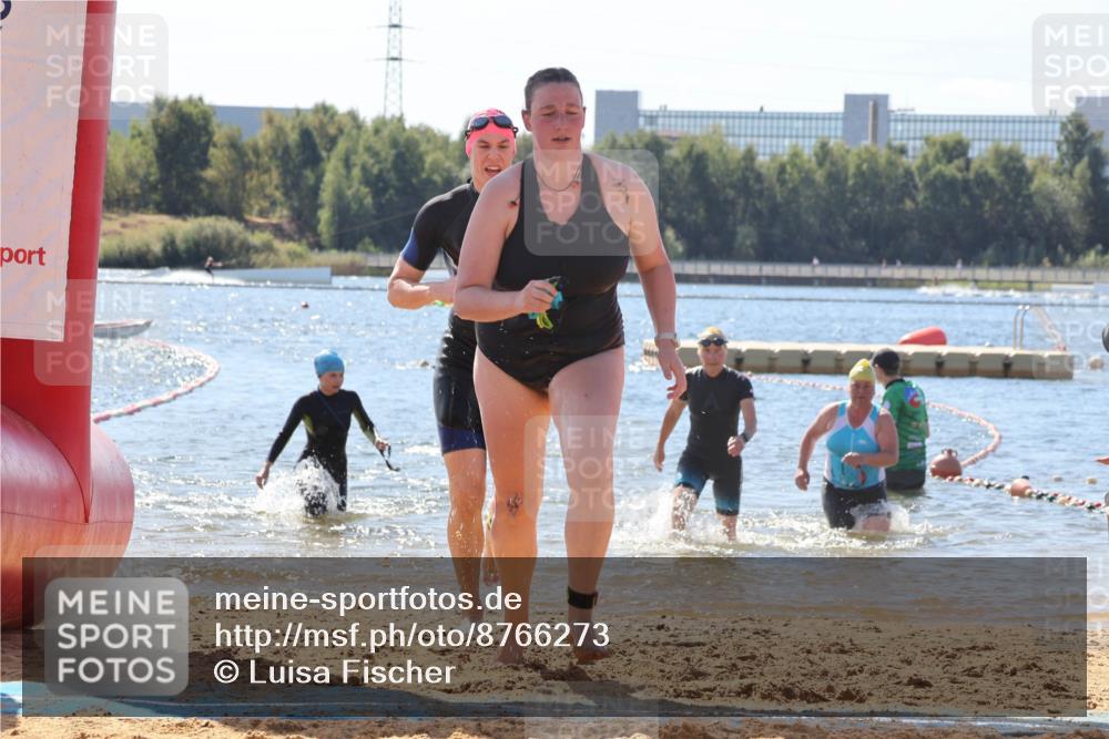 07.09.2025 - 19. Norderstedt Triathlon Luisa Fischer http://msf.ph/oto/8766273 07.09.2025 12:38:48 Schwimmen 320, 352, 359 meine-sportfotos.de