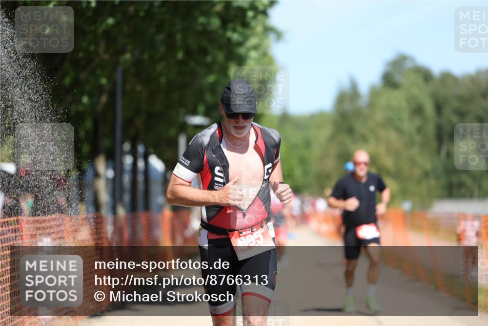 07.09.2025 - 19. Norderstedt Triathlon Michael Strokosch http://msf.ph/oto/8766313 07.09.2025 13:00:15 Laufen 695, 820, 1247, 1322, 1342 meine-sportfotos.de