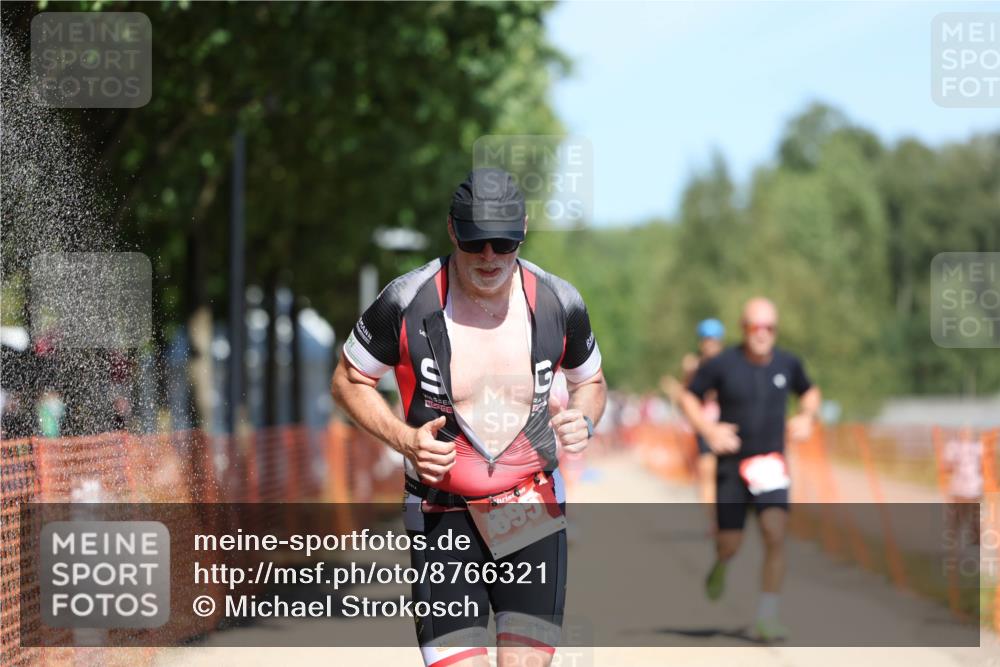 07.09.2025 - 19. Norderstedt Triathlon Michael Strokosch http://msf.ph/oto/8766321 07.09.2025 13:00:16 Laufen 695, 820, 1247, 1322, 1342 meine-sportfotos.de