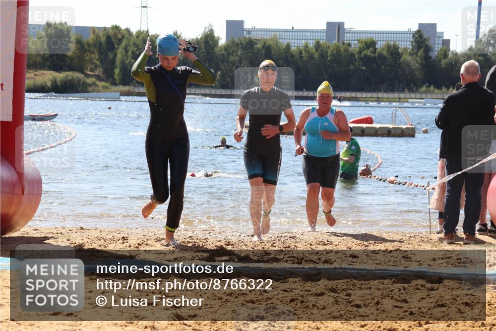 07.09.2025 - 19. Norderstedt Triathlon Luisa Fischer http://msf.ph/oto/8766322 07.09.2025 12:38:53 Schwimmen 320, 334, 352, 359, 777 meine-sportfotos.de