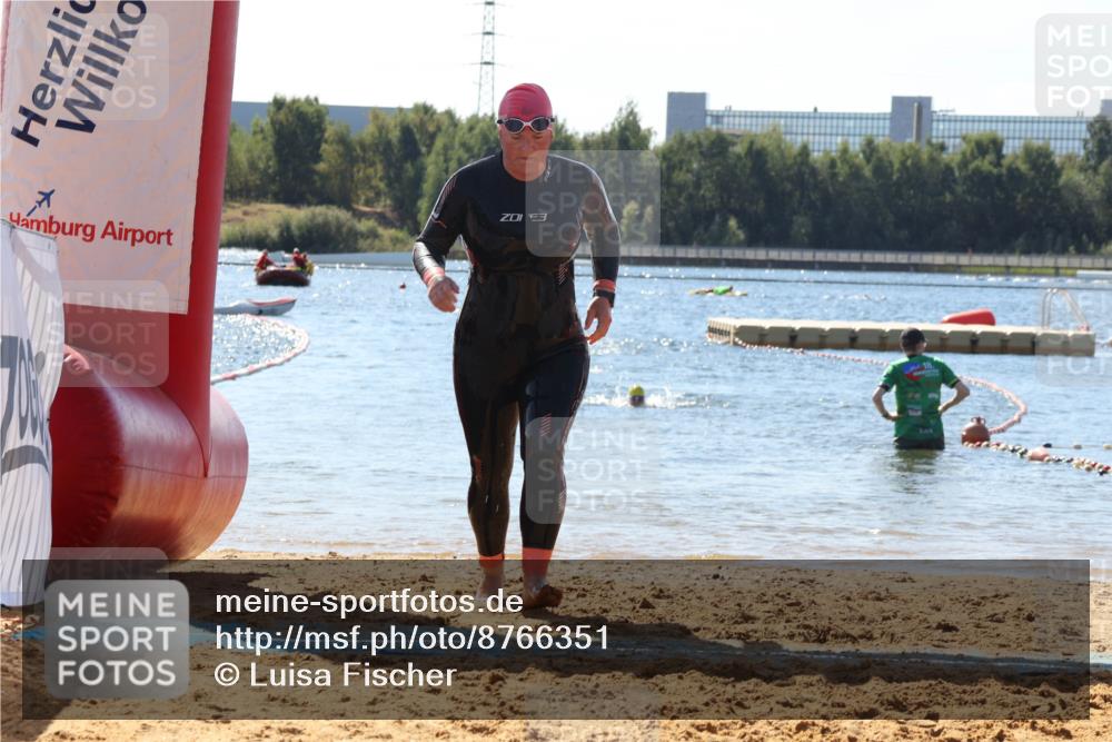07.09.2025 - 19. Norderstedt Triathlon Luisa Fischer http://msf.ph/oto/8766351 07.09.2025 12:39:08 Schwimmen 328, 334 meine-sportfotos.de