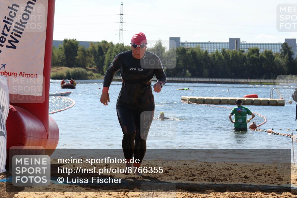 07.09.2025 - 19. Norderstedt Triathlon Luisa Fischer http://msf.ph/oto/8766355 07.09.2025 12:39:08 Schwimmen 328, 334 meine-sportfotos.de