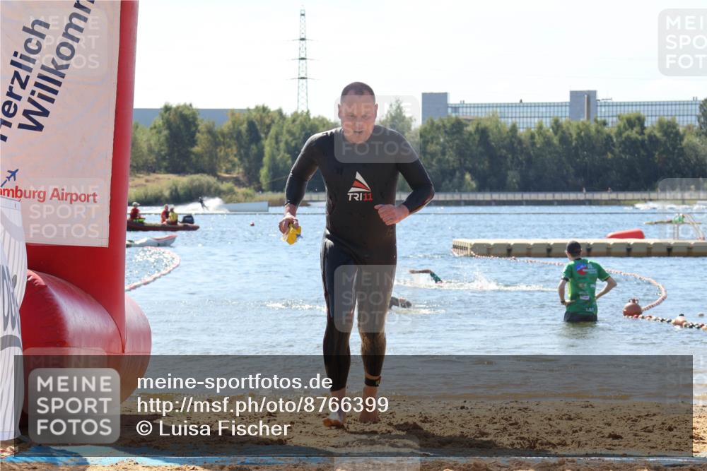 07.09.2025 - 19. Norderstedt Triathlon Luisa Fischer http://msf.ph/oto/8766399 07.09.2025 12:39:30 Schwimmen 322 meine-sportfotos.de