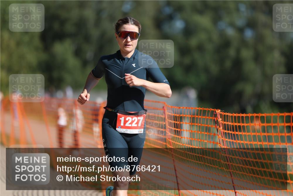 07.09.2025 - 19. Norderstedt Triathlon Michael Strokosch http://msf.ph/oto/8766421 07.09.2025 11:33:55 Laufen 1227 meine-sportfotos.de
