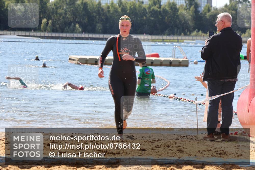 07.09.2025 - 19. Norderstedt Triathlon Luisa Fischer http://msf.ph/oto/8766432 07.09.2025 12:39:42 Schwimmen 322, 336 meine-sportfotos.de
