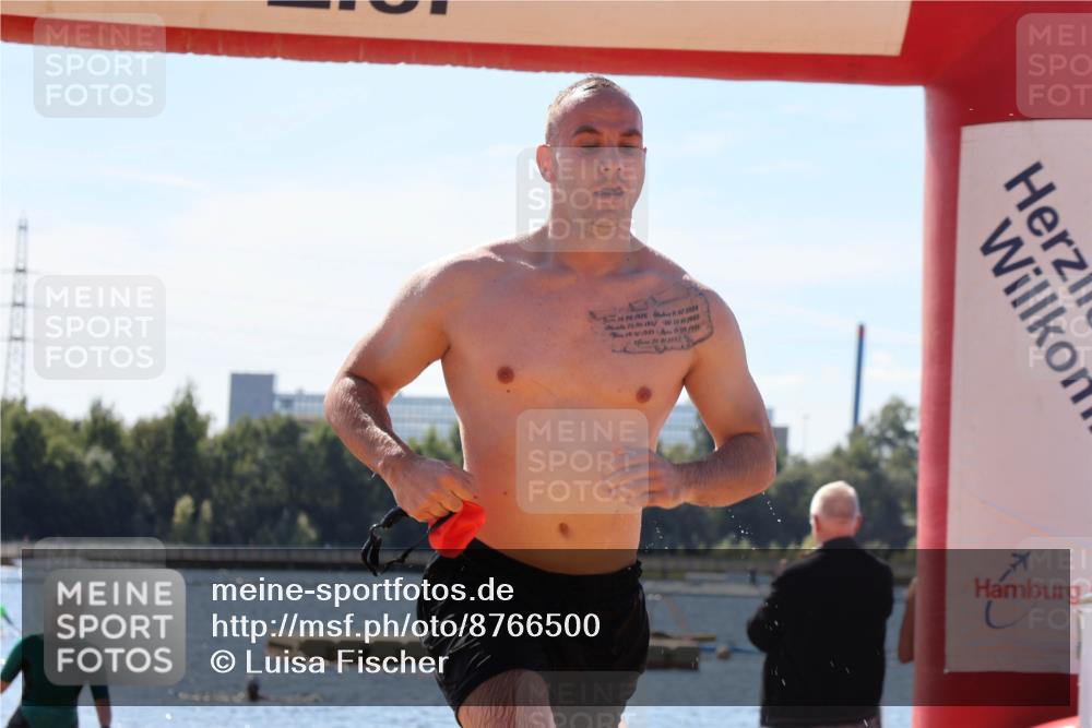 07.09.2025 - 19. Norderstedt Triathlon Luisa Fischer http://msf.ph/oto/8766500 07.09.2025 12:39:58 Schwimmen 349 meine-sportfotos.de