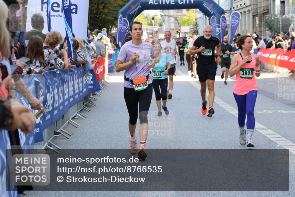 07.09.2025 - BARMER Alsterlauf Strokosch-Dieckow http://msf.ph/oto/8766535 07.09.2025 10:11:41 Ziel 2171, 2200, 2331, 2599, 2995, 3036, 3126, 3302, 3613, 3614, 4193, 4264, 4415, 4970, 5175, 5214, 5410, 5418, 5613, 5614, 5638, 5813, 5827, 5911, 5956, 6008, 6009, 6126, 6310, 6323, 8145, 8181, 8182, 8228, 8229, 8498 meine-sportfotos.de