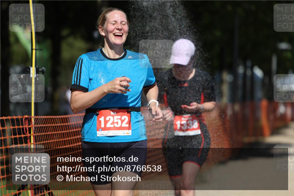 07.09.2025 - 19. Norderstedt Triathlon Michael Strokosch http://msf.ph/oto/8766538 07.09.2025 13:00:26 Laufen 728, 783, 820, 1252, 1322, 1338, 1382 meine-sportfotos.de