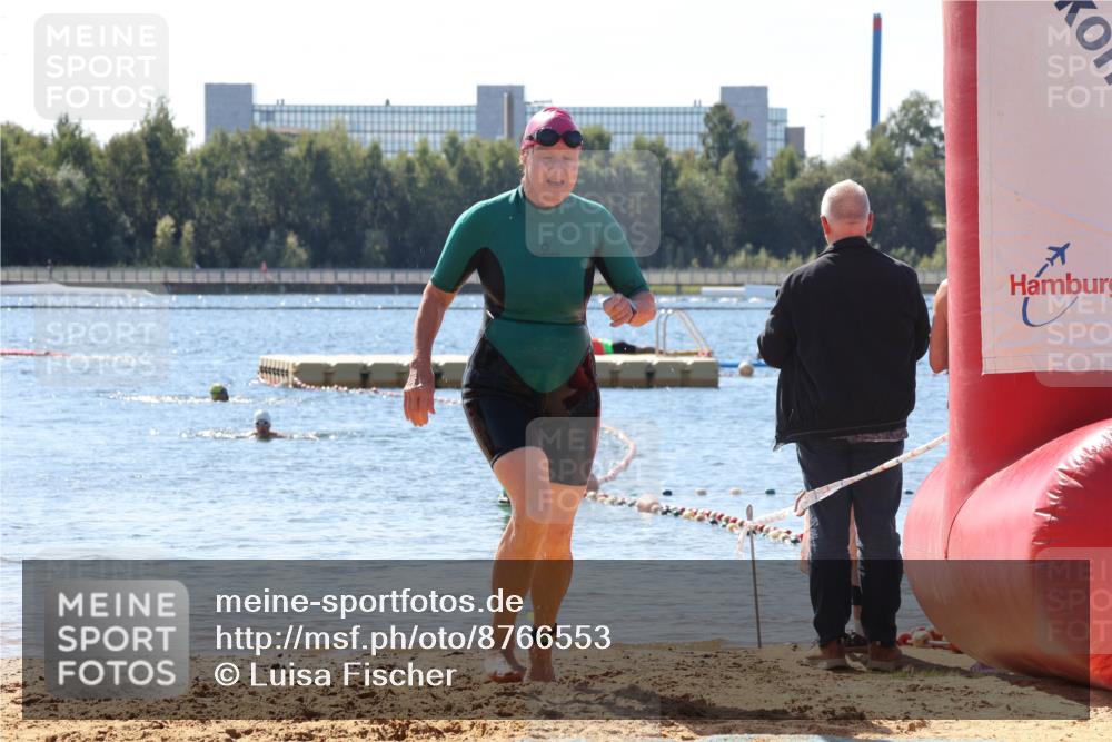 07.09.2025 - 19. Norderstedt Triathlon Luisa Fischer http://msf.ph/oto/8766553 07.09.2025 12:40:04 Schwimmen 337, 349 meine-sportfotos.de