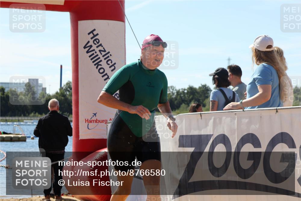 07.09.2025 - 19. Norderstedt Triathlon Luisa Fischer http://msf.ph/oto/8766580 07.09.2025 12:40:07 Schwimmen 337, 349 meine-sportfotos.de