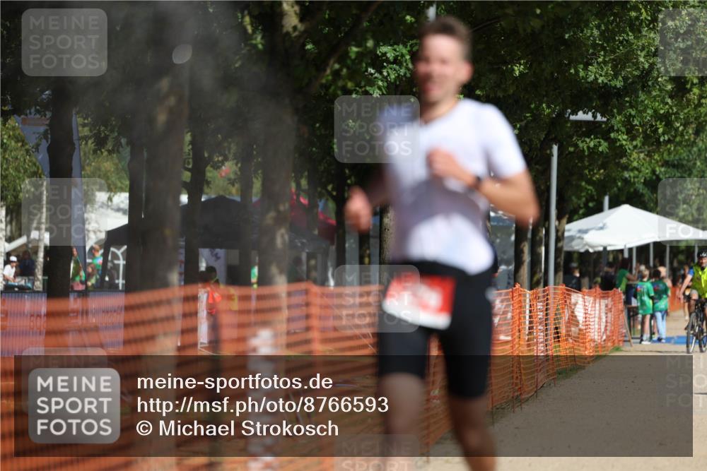 07.09.2025 - 19. Norderstedt Triathlon Michael Strokosch http://msf.ph/oto/8766593 07.09.2025 11:34:23 Laufen 276, 1173, 1175 meine-sportfotos.de