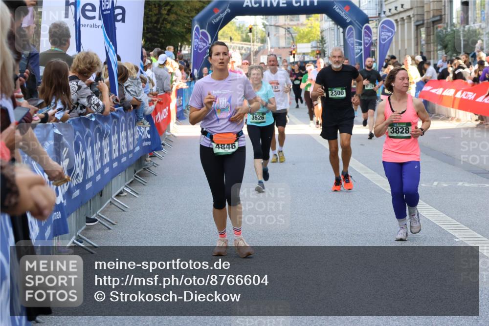 07.09.2025 - BARMER Alsterlauf Strokosch-Dieckow http://msf.ph/oto/8766604 07.09.2025 10:11:41 Ziel 2171, 2200, 2331, 2599, 2995, 3036, 3126, 3302, 3613, 3614, 4193, 4264, 4415, 4970, 5175, 5214, 5410, 5418, 5613, 5614, 5638, 5813, 5827, 5911, 5956, 6008, 6009, 6126, 6310, 6323, 8145, 8181, 8182, 8228, 8229, 8498 meine-sportfotos.de