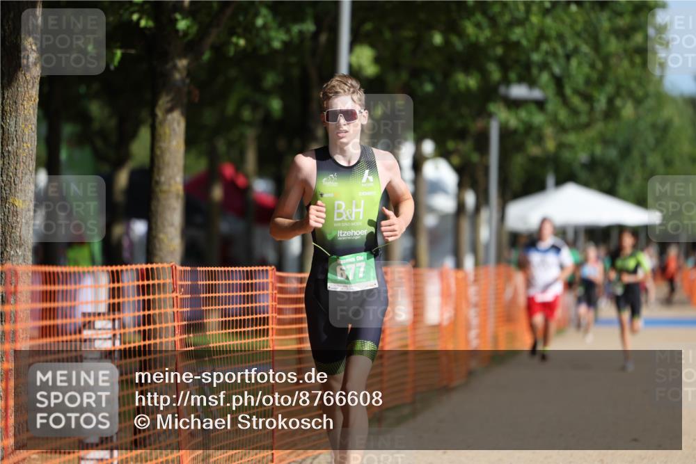 07.09.2025 - 19. Norderstedt Triathlon Michael Strokosch http://msf.ph/oto/8766608 07.09.2025 10:50:21 Laufen 677 meine-sportfotos.de