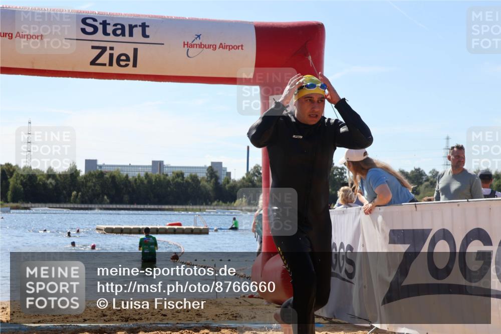 07.09.2025 - 19. Norderstedt Triathlon Luisa Fischer http://msf.ph/oto/8766660 07.09.2025 12:40:59 Schwimmen 312 meine-sportfotos.de