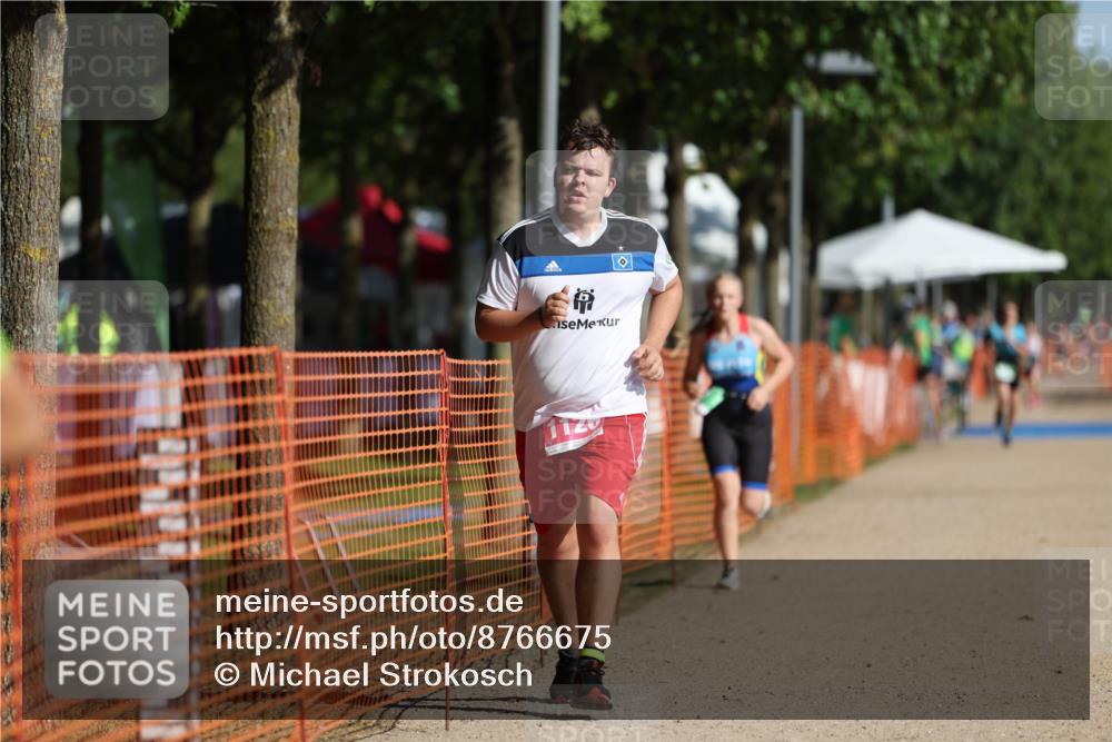 07.09.2025 - 19. Norderstedt Triathlon Michael Strokosch http://msf.ph/oto/8766675 07.09.2025 10:50:30 Laufen 67, 110, 1126 meine-sportfotos.de