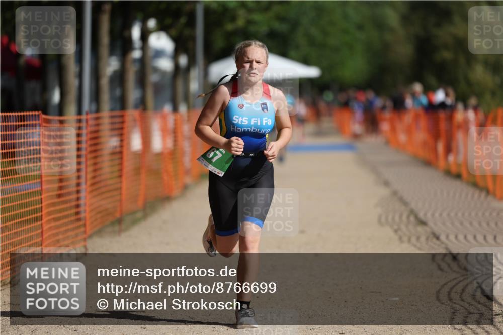 07.09.2025 - 19. Norderstedt Triathlon Michael Strokosch http://msf.ph/oto/8766699 07.09.2025 10:50:33 Laufen 67, 110, 1126 meine-sportfotos.de