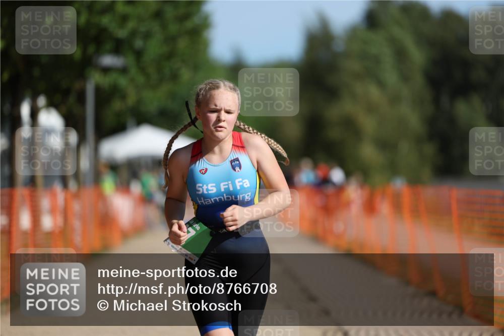 07.09.2025 - 19. Norderstedt Triathlon Michael Strokosch http://msf.ph/oto/8766708 07.09.2025 10:50:34 Laufen 67, 110, 1126 meine-sportfotos.de
